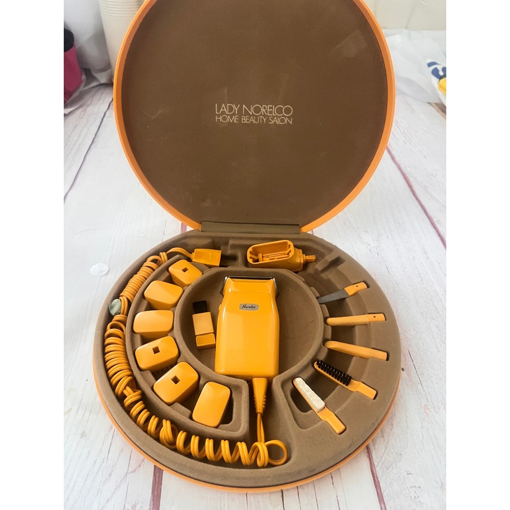 Vintage Lady Norelco Home Beauty Salon Electric Shaver Manicure Kit Case SEE DES
